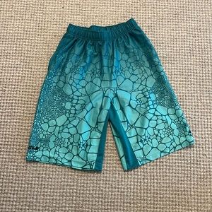 Nike Youth Large Lebron James Basketball Shorts